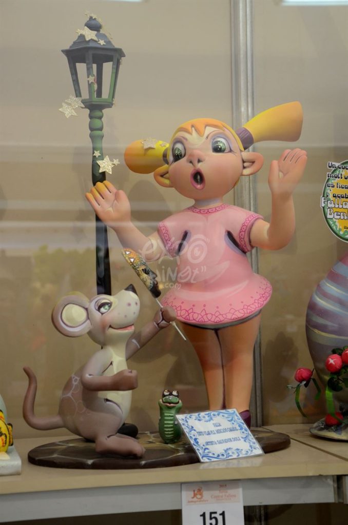 Año 2015, falla Justo Vilar, Plaza Mercado Cabañal, sección segunda Infantil, Artista: Salva Dolz Rubio.
