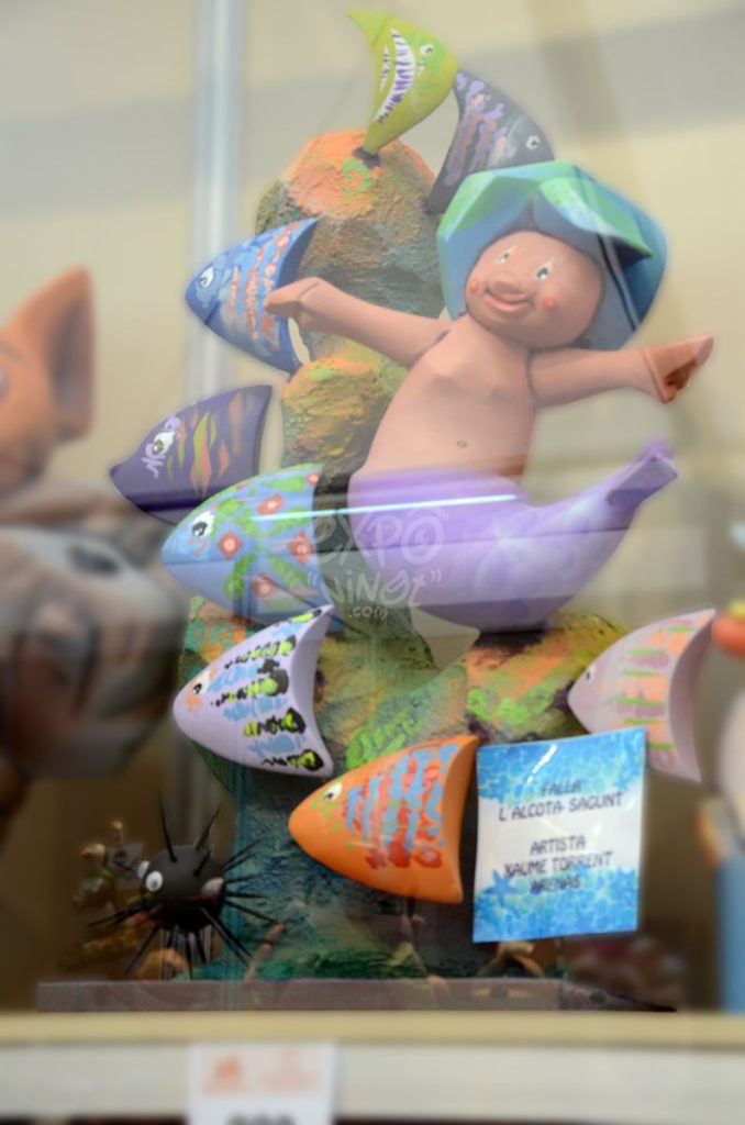 Año 2015, falla L’Alcota, Sagunto, sección decimoséptima Infantil, Artista: Jaime Torrent Arenas.