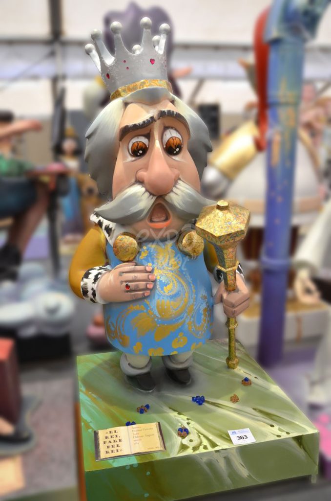 Año 2015, falla L’Alcota, Sagunto, sección séptima c, Artista: Desirée Triviño Meseguer.