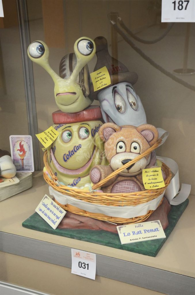 Año 2015, falla Lo Rat Penat, sección segunda Infantil, Artista: Pedro Santaeulalia Serrán.