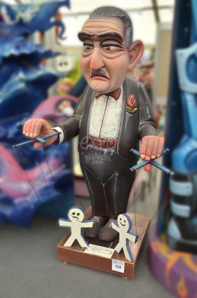 Año 2015, falla Luis Oliag, Mariola, Granada, sección quinta c, Artista: Miguel Banaclocha Rausell.