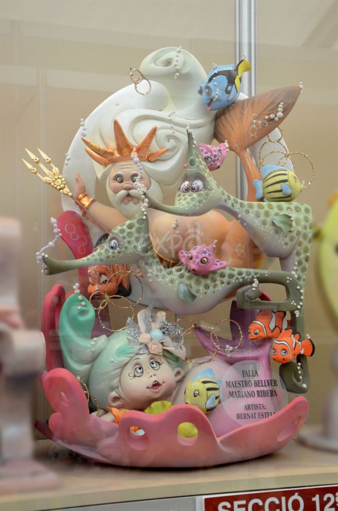 Año 2015, falla Maestro Bellver, Mariano Ribera, sección duodécima Infantil, Artista: Bernardo Estela Parra.