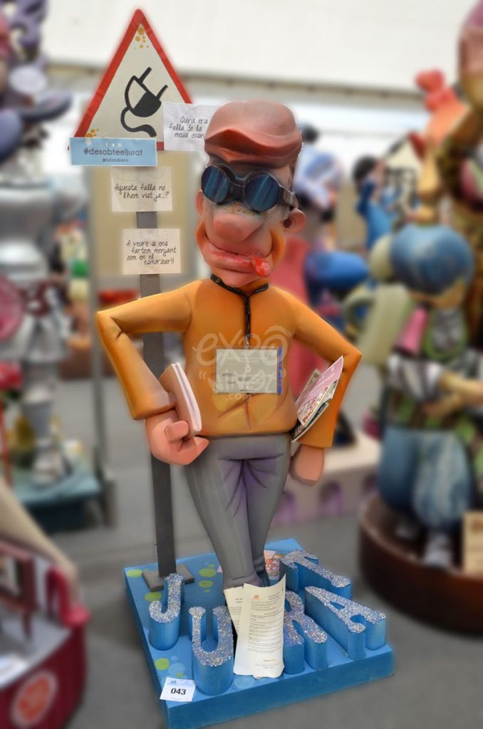 Año 2015, falla Marqués Montortal, Berni Catalá, sección tercera a, Artista: Sergio Martínez Guirao.
