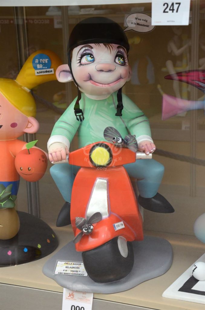 Año 2015, falla Nador, Milagrosa, sección séptima Infantil, Artista: Ximo Martí. Fernández