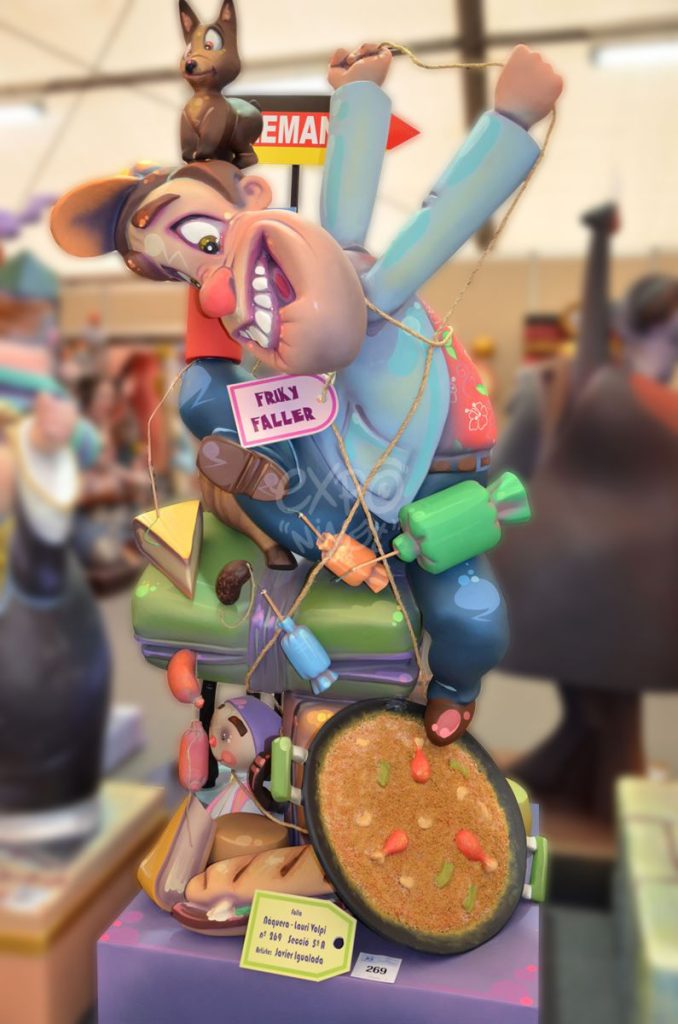 Año 2015, falla Náquera, – Lauri Volpi, sección quinta a, Artista: Javier Igualada Fernández.