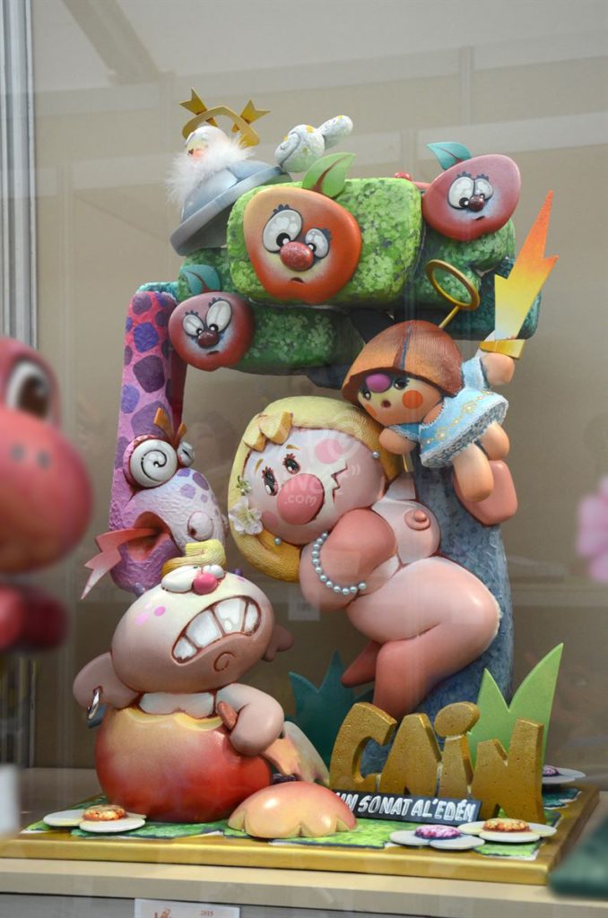 Año 2015, falla Pelayo, Matemático Marzal, sección décima Infantil, Artista: Francisco Gisbert Picó.