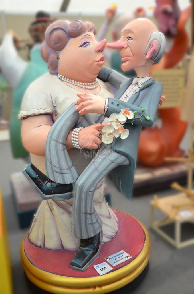 Año 2015, falla Pelayo, Matemático Marzal, sección quinta a, Artista: Vicente Albert García.