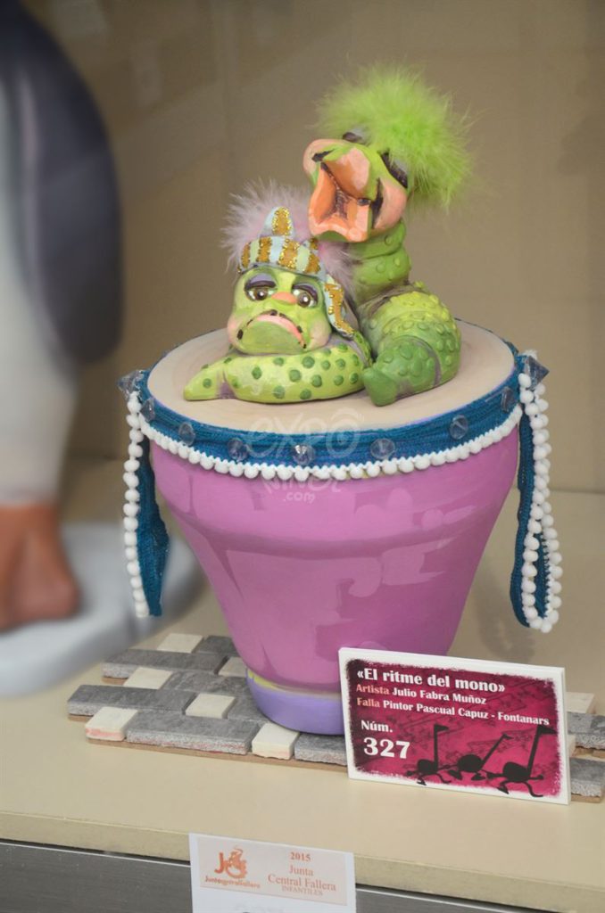 Año 2015, falla Pintor Pascual Capuz, Fontanares, sección decimocuarta Infantil, Artista: Julio Vicente Fabra Muñoz.