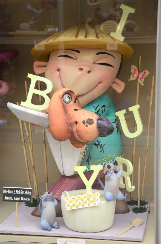Año 2015, falla Pintor Salvador Abril, Peris y Valero, sección sexta Infantil, Artista: Ángel Navarro Requena.