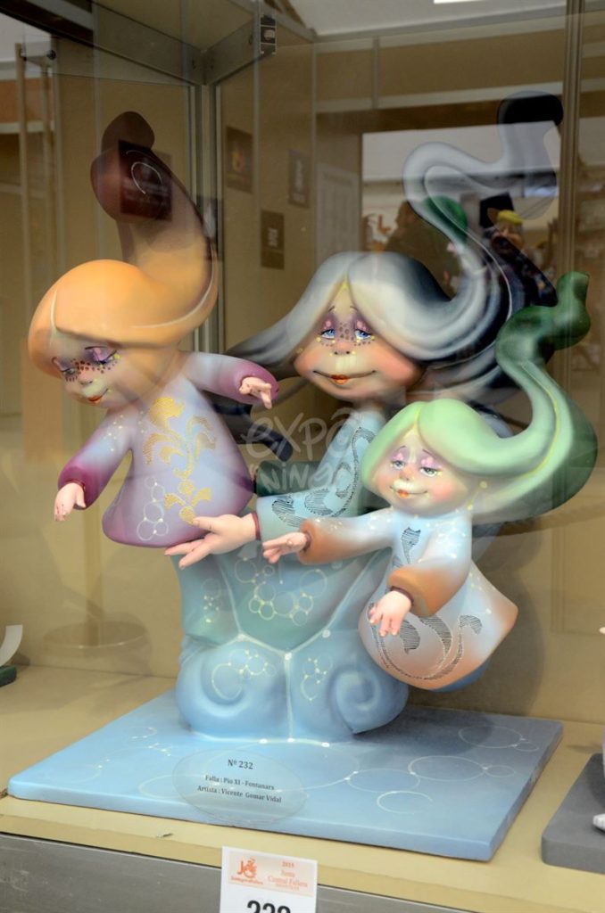 Año 2015, falla Pio XI, Fontanares, sección segunda Infantil, Artista: Vicente Gomar Vidal.