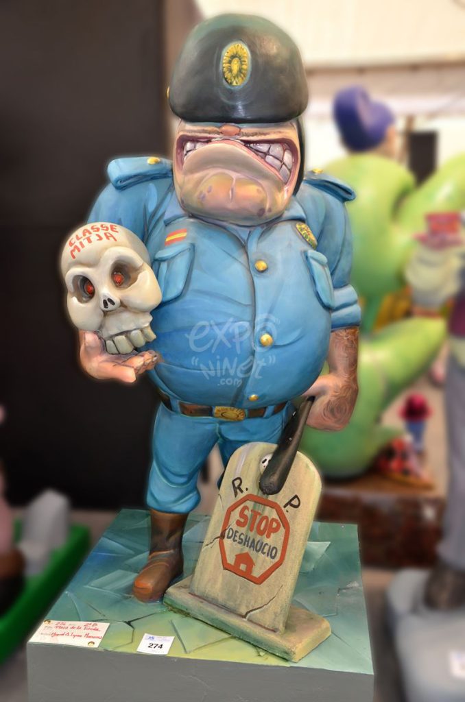 Año 2015, falla Plaza de la Tienda, sección segunda b, Artista: Julio Vicente Fabra Muñoz.