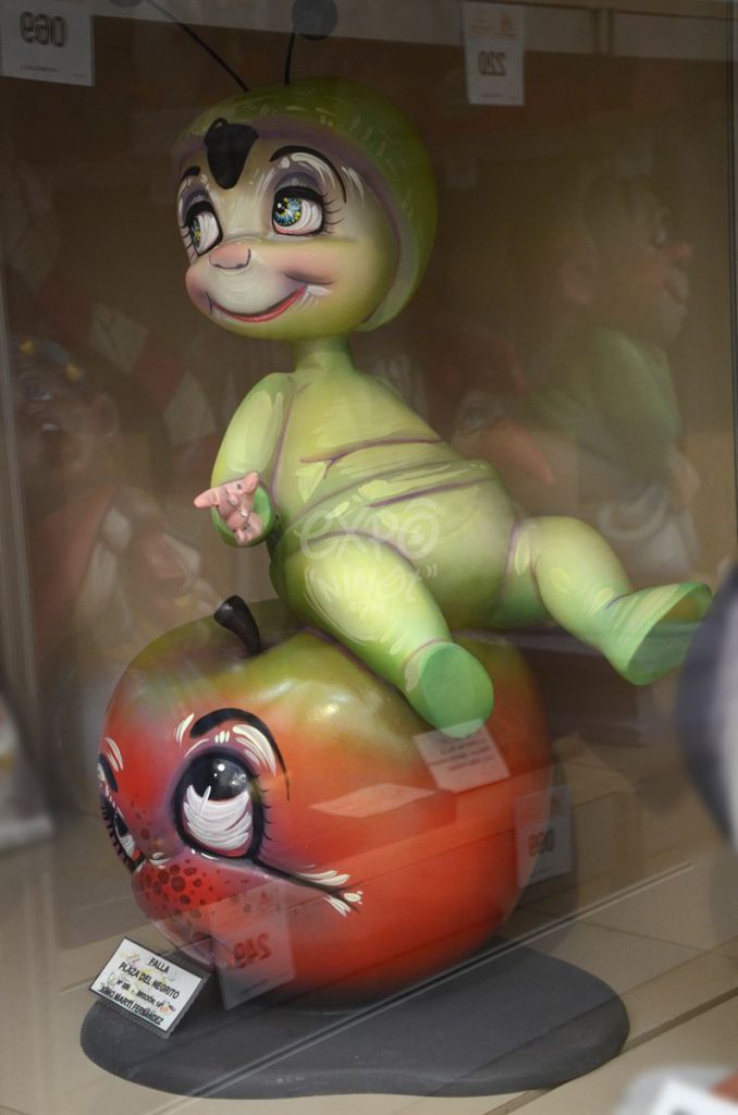 Año 2015, falla Plaza del Negrito, sección decimocuarta Infantil, Artista: Ximo Martí Fernández.