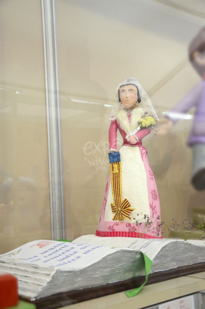 Año 2015, falla Plaza del Patriarca, sección decimoctava Infantil, Artista: La Comisión