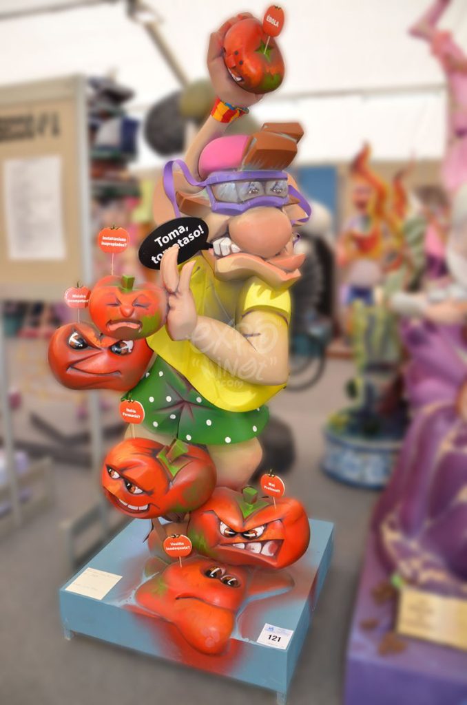 Año 2015, falla Plaza Luis Cano, sección cuarta b, Artista: Julio Vicente Fabra Muñoz.