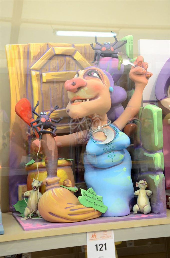 Año 2015, falla Plaza Luis Cano, sección quinta Infantil, Artista: Javier Igualada Fernández.
