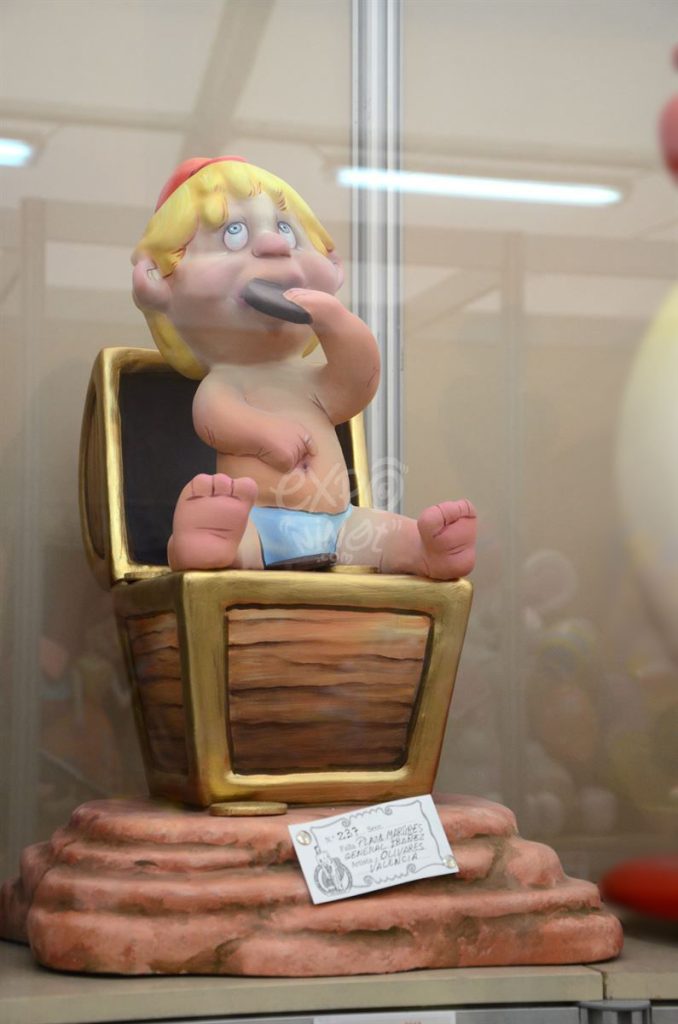Año 2015, falla Plaza Mártires, General Ibañez Alonso, sección decimosexta Infantil, Artistas: Francisco Olivares, Juan Valencia.
