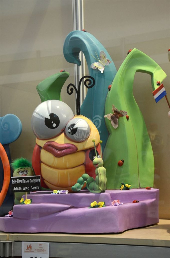 Año 2015, falla Plaza Mercado de Monteolivete, sección séptima Infantil, Artista: Ángel Navarro Requena.