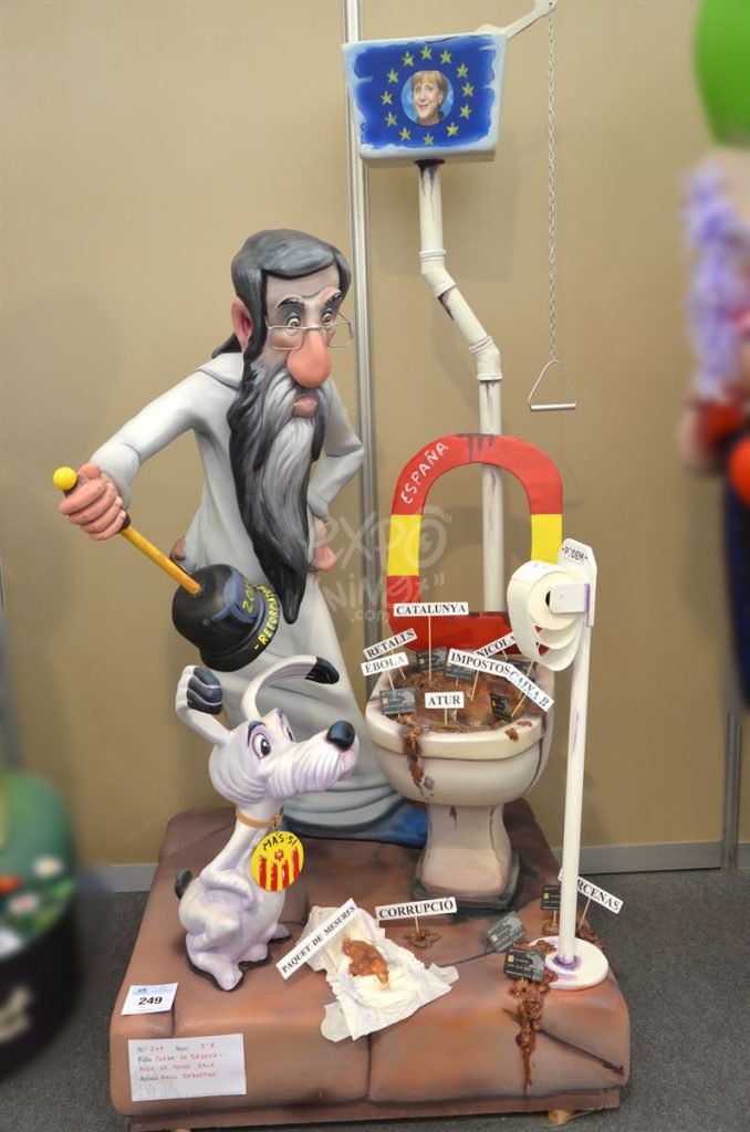 Año 2015, falla Plaza Segovia, Avenida Doctor Tomás Sala, sección tercera a, Artista: Raul Sebastián Falaguera.