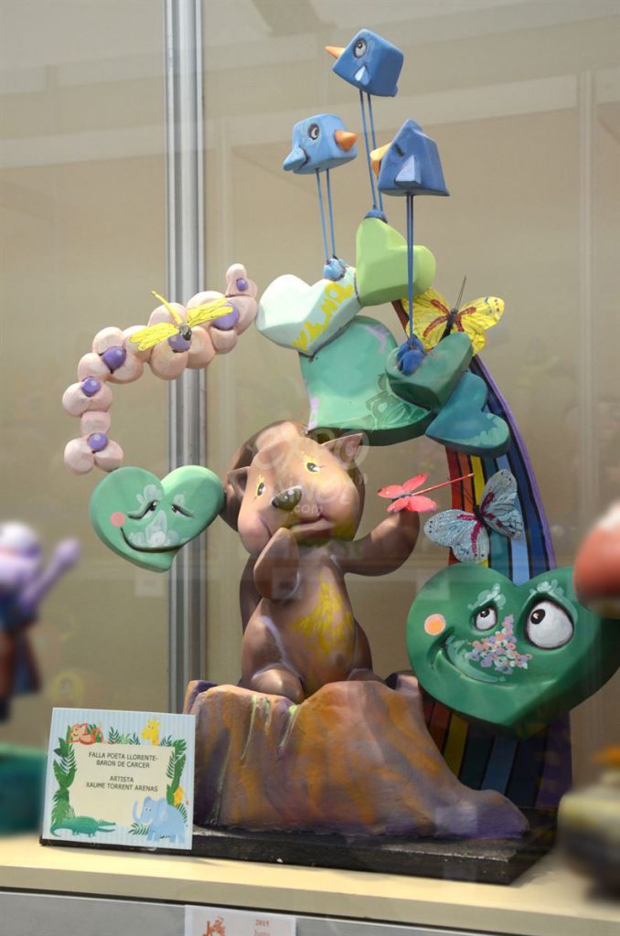 Año 2015, falla Poeta Llorente, Barón de Cárcer, sección undécima Infantil, Artista: Jaime Torrent Arenas.