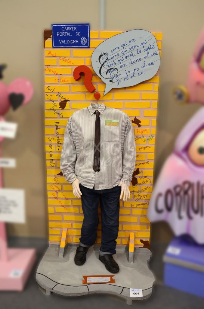 Año 2015, falla Portal de Valldigna, Salinas, sección séptima c, Artista: La Comisión.