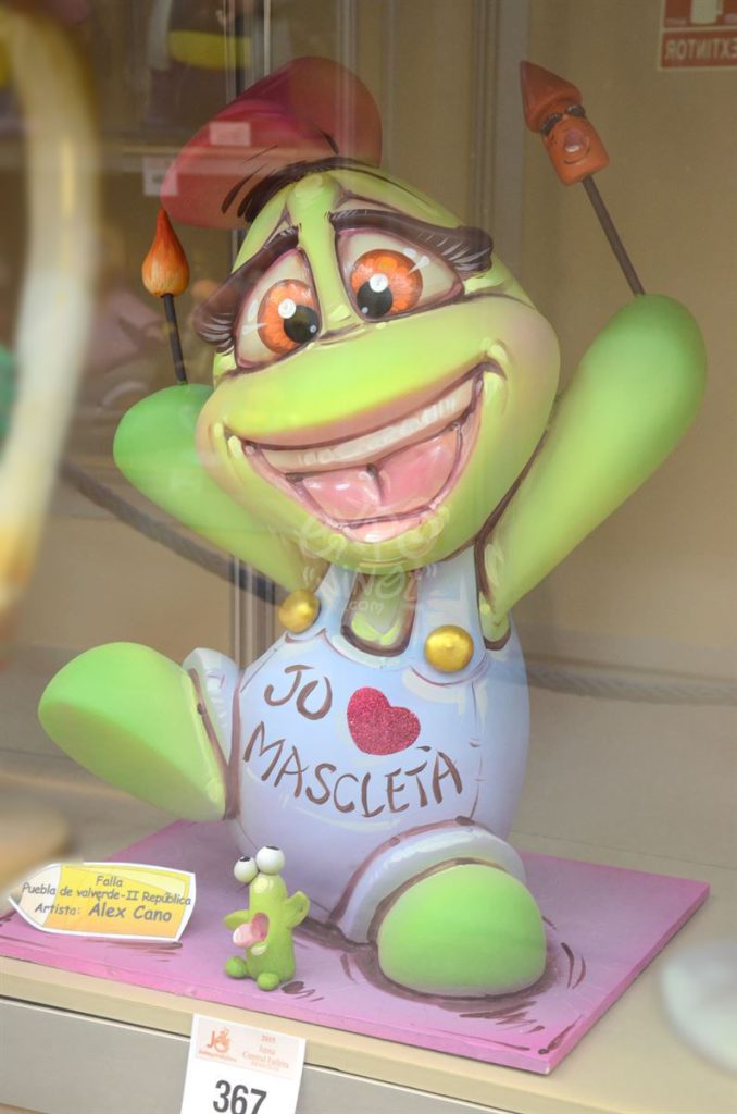Año 2015, falla Puebla de Valverde, segunda República Española, sección octava Infantil, Artista: Alejandro Cano Hernández.