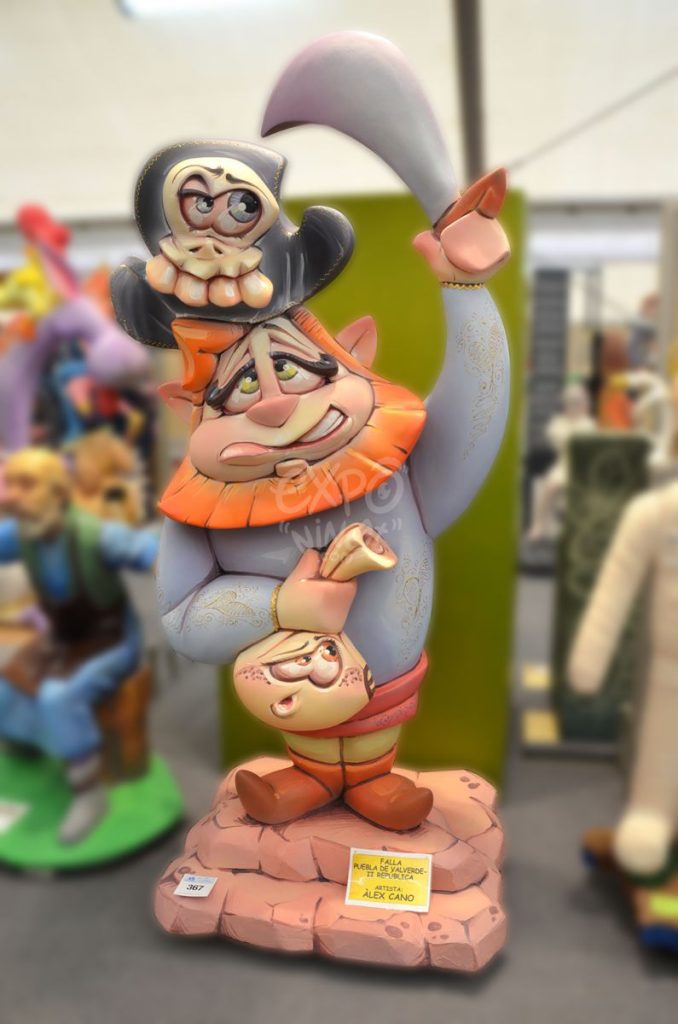 Año 2015, falla Puebla de Valverde, segunda República Española, sección séptima b, Artista: Alejandro Cano Hernández.