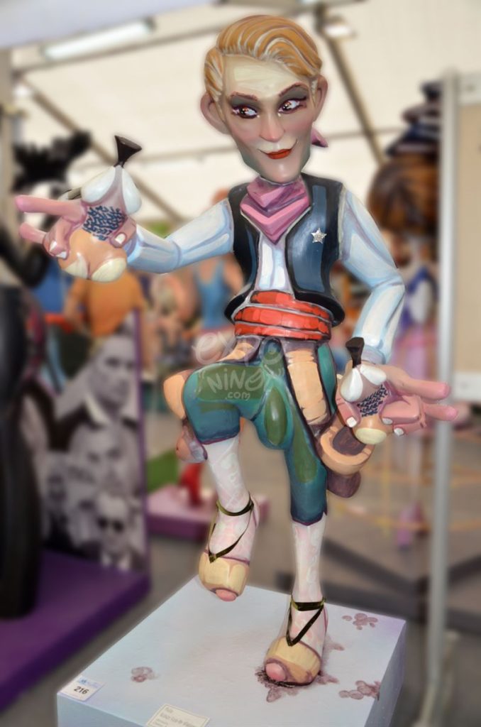 Año 2015, falla Rubén Vela, Avenida Doctor Waksman, sección cuarta a, Artista: Óscar Serrano Navarro.