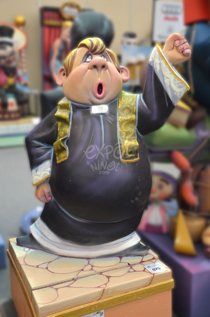 Año 2015, falla Sagunto, San Guillen, sección quinta a, Artista: Arturo Vallés Bea.