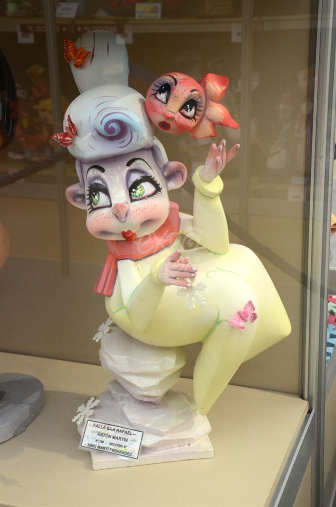 Año 2015, falla San Rafael, Antón Martin, sección novena Infantil, Artista: Ximo Martí Fernández.
