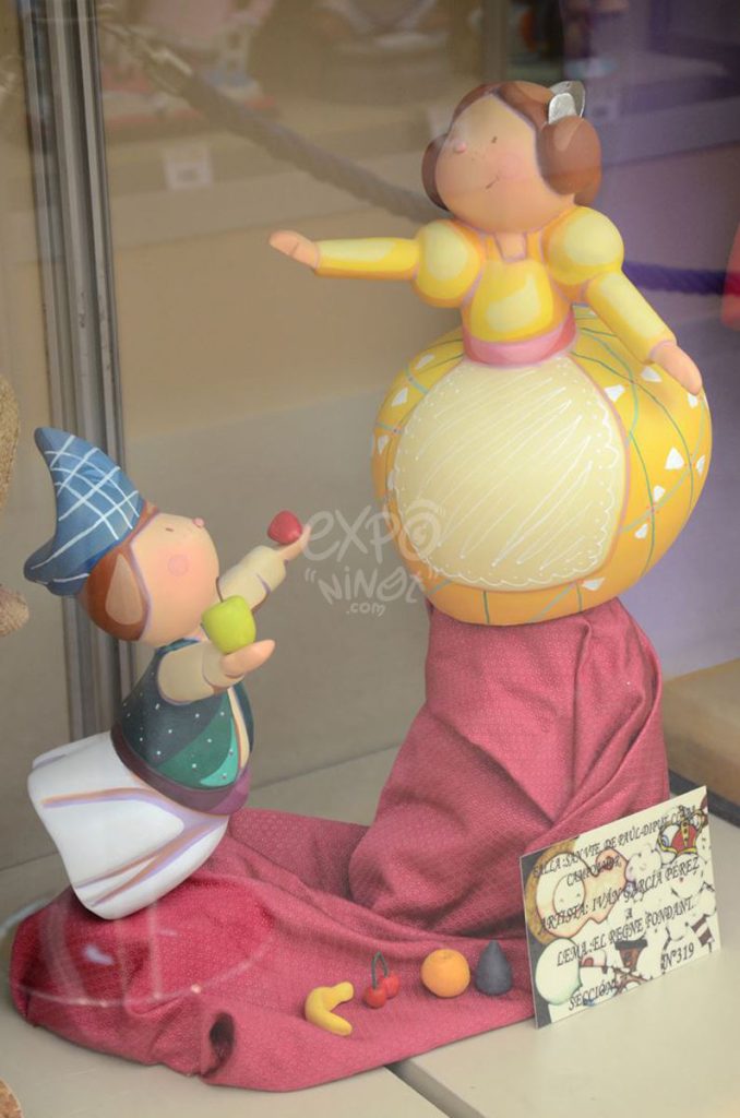 Año 2015, falla San Vicente de Paul, Diputada Clara Campoamor, sección séptima Infantil, Artista: Iván García.
