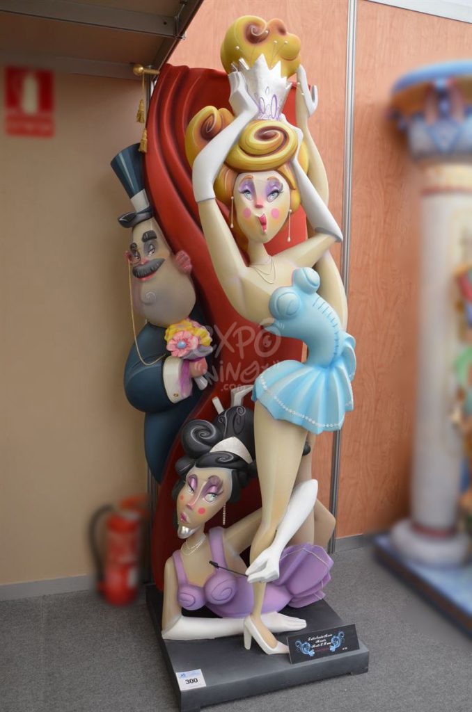 Año 2015, falla Santa María Micaela, Martín el Humano, sección primera b, Artista: Vicente Martínez Aparici.