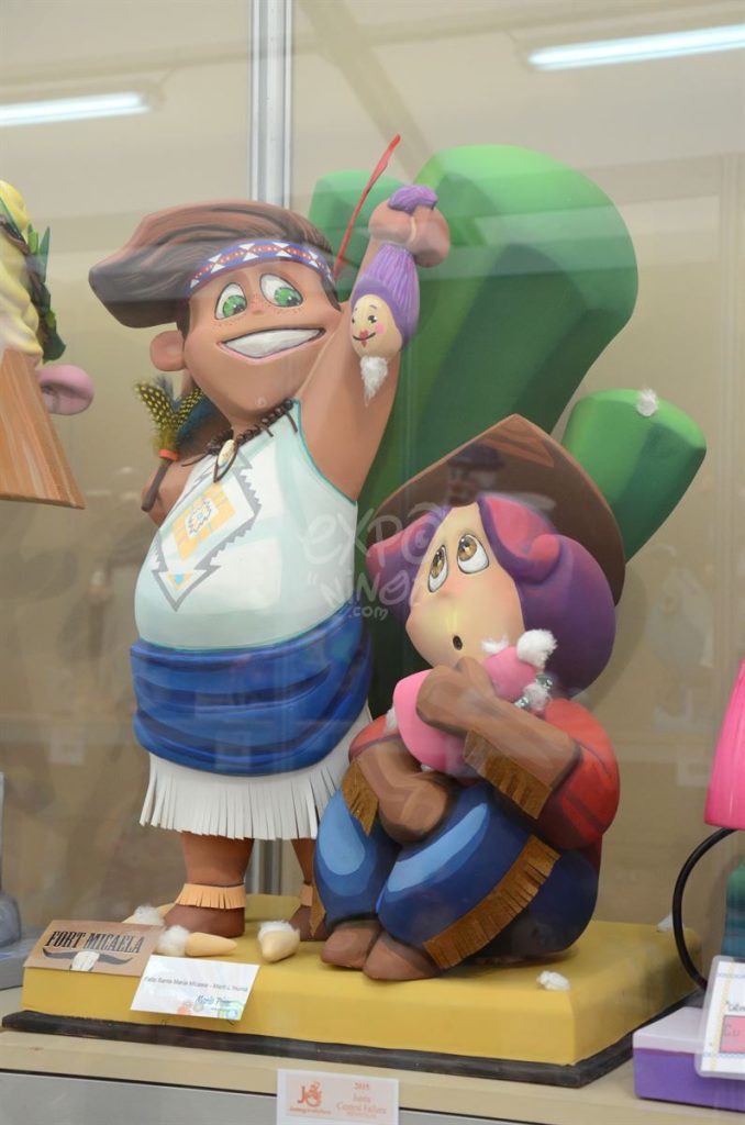Año 2015, falla Santa María Micaela, Martín el Humano, sección tercera Infantil, Artista: Mario Pérez.