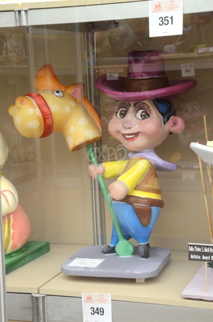 Año 2015, falla Santos Justo y Pastor, Serrería, sección sexta Infantil, Artista: José Miguel Corachán Lagunas.