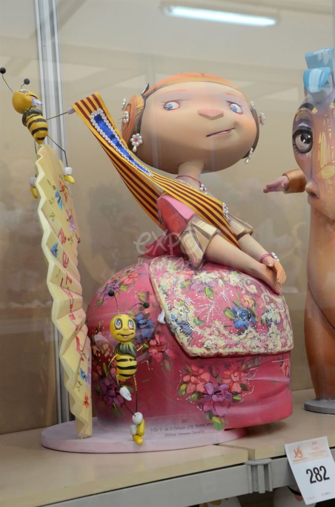 Año 2015, falla Virgen de la Cabeza, José María Mortes Lerma, sección cuarta Infantil, Artista: Mari Carmen Camacho.