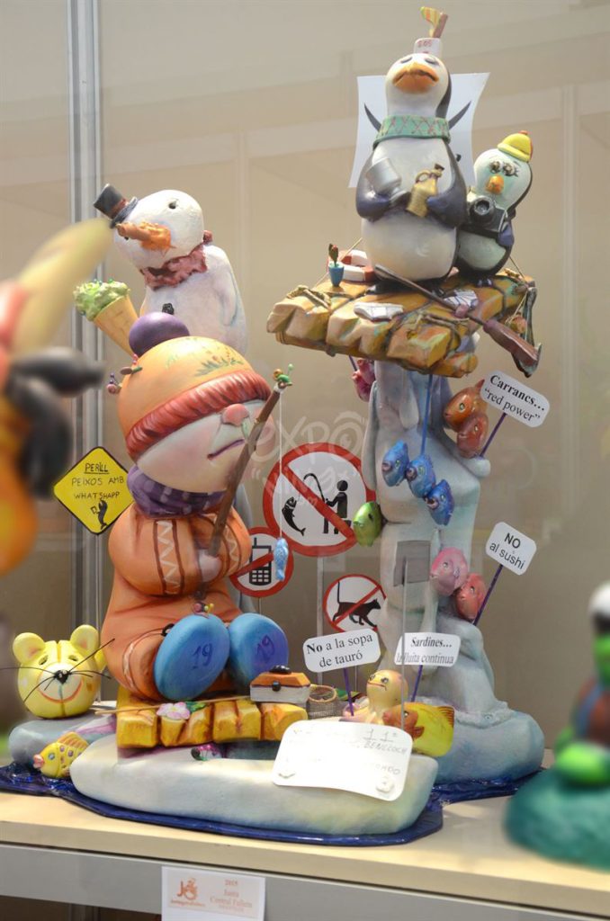 Año 2015, falla Yecla, Cardenal Benlloch, sección undécima Infantil, Artista: Santiago Parrado Dobón.