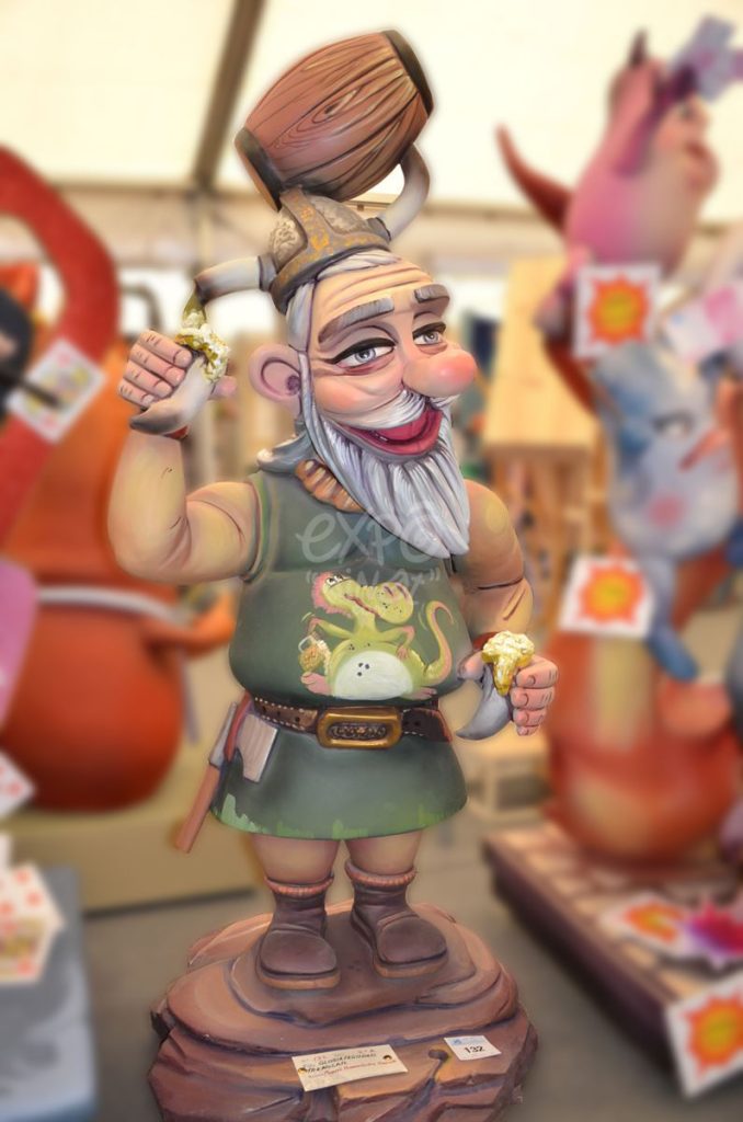 Año 2015, Gloria, Felicidad, Tremolar, sección segunda a, Artista: Miguel Banaclocha Rausell.