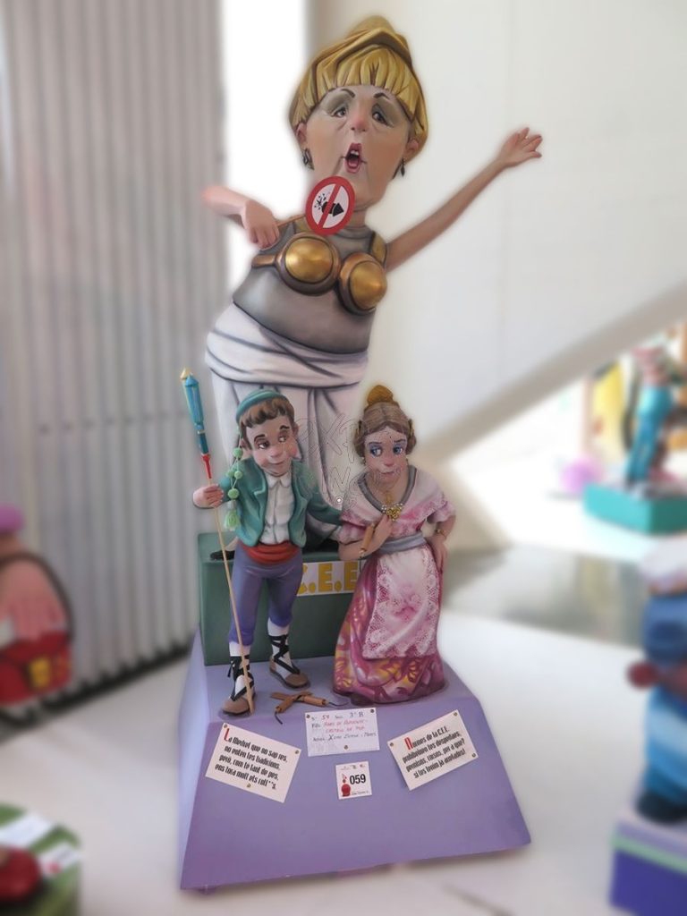 Año 2016, falla Aras de Alpuente, Castell de Pop, Artista: Ximo Esteve Mares.