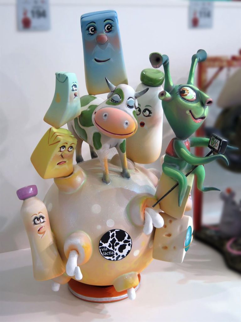 Año 2016, falla Avenida de Francia, Alfredo Torán y Olmos, sección quinta Infantil, Artista: José Vicente Zurita.