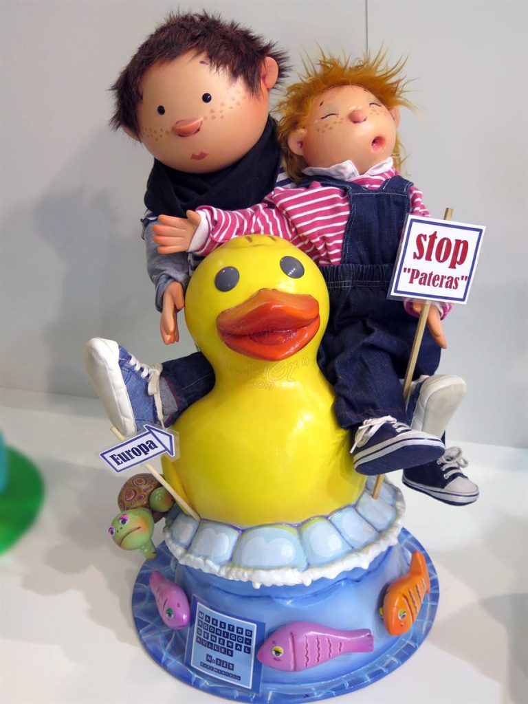 Año 2016, falla Avenida Maestro Rodrigo, General Avilés, sección décima Infantil, Artista: Marc Martell.