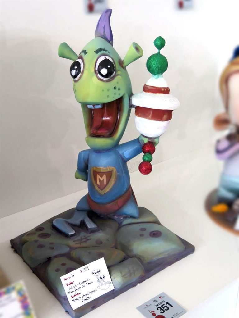 Año 2016, falla Doctor Álvaro López, San Juan de Dios, sección octava Infantil, Artista: Rubén Domínguez Padilla.