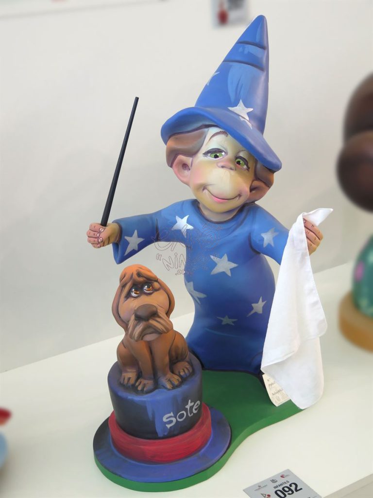 Año 2016, falla En Sendra, Plaza Coll, sección decimoséptima Infantil, Artista: Vicente Zacarés.