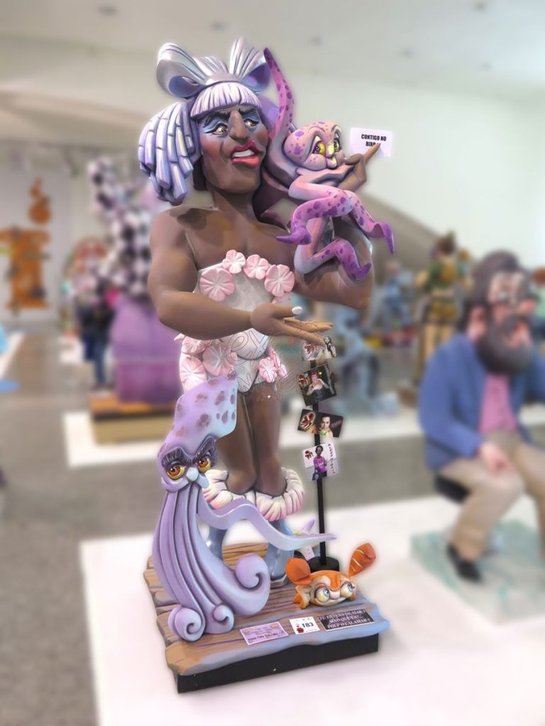 Año 2016, falla Islas Canarias, Dama de Elche, Artista: Pasky Roda.