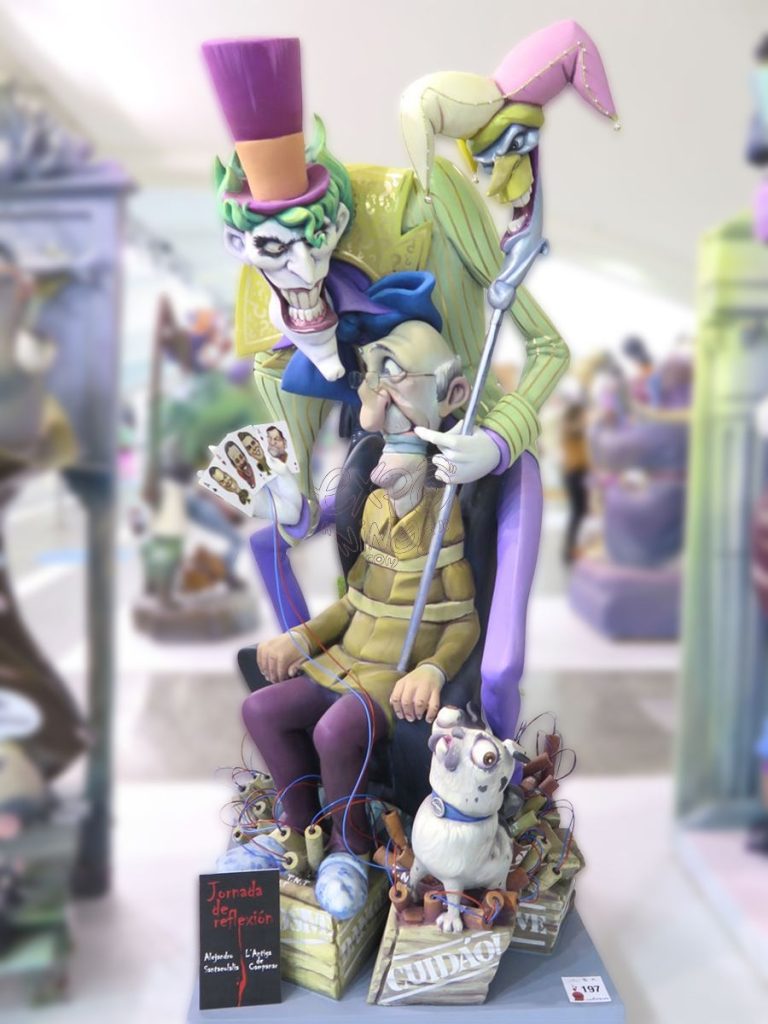 Año 2016, falla Monestir de Poblet, Aparicio Albiñana, Artista: Alejandro Santaeulalia Serrán.