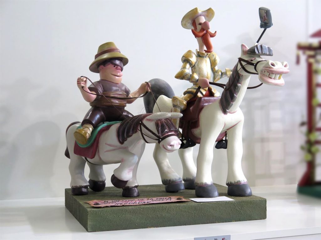 Año 2016, falla Norte, Doctor Zamenhof, sección décima Infantil, Artista: Manuel Martín Huguet.