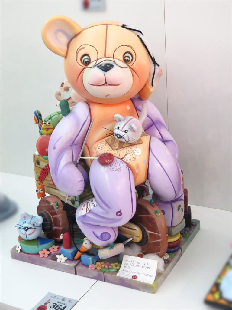 Año 2016, falla Pío doce, Jaime Roig, sección decimoséptima Infantil, Artista: Santiago Parrado Dobón.