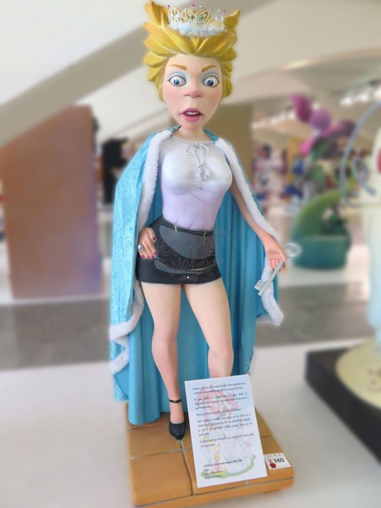 Año 2016, falla Pizarro, Cirilo Amorós, Artista: Francisco Mesado Poveda.