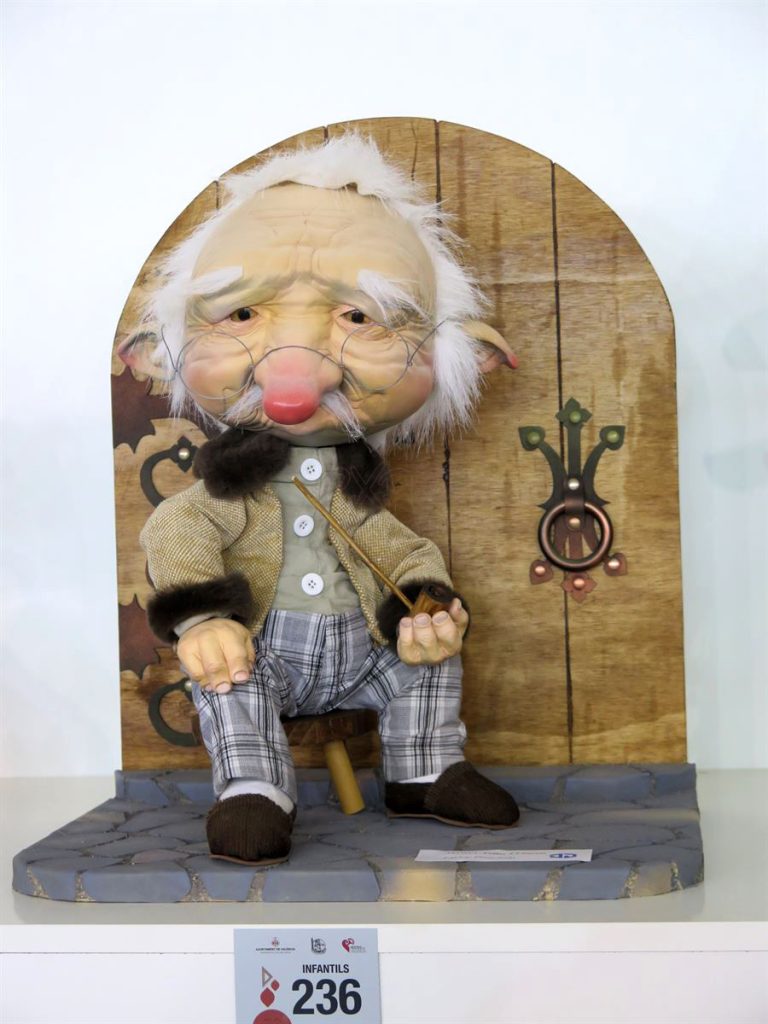 Año 2016, falla Plaza de Jesús, sección séptima Infantil, Artista: Juan Jesús García.