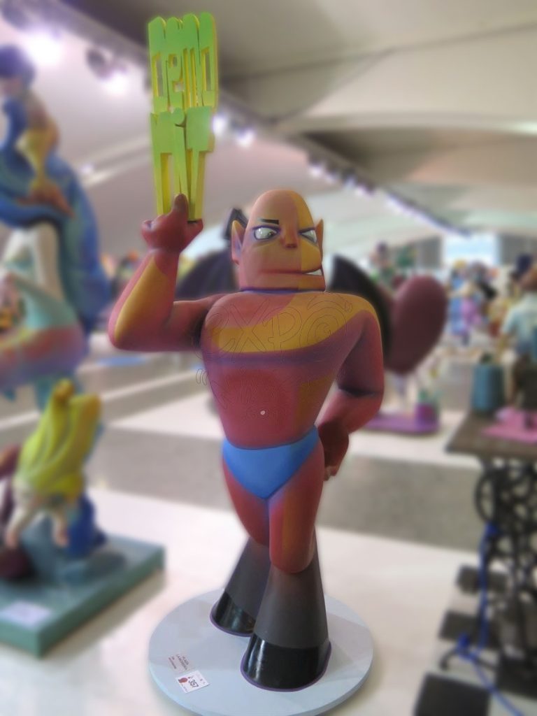 Año 2016, falla Plaza de la Morería, Artista: José Luis Pascual Nebot.