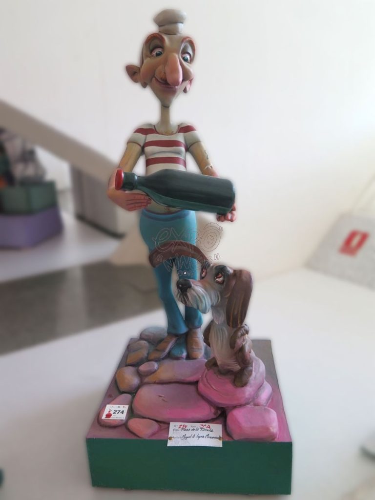 Año 2016, falla Plaza de la Tienda, Artista: Miguel López Monserrat.
