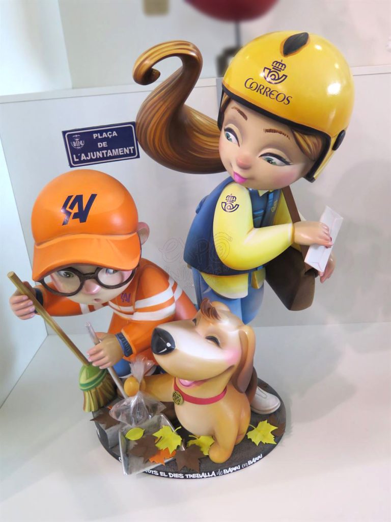 Año 2016, falla Plaza del Ayuntamiento, municipal Infantil, Artistas: Ceballos y Sanabria.